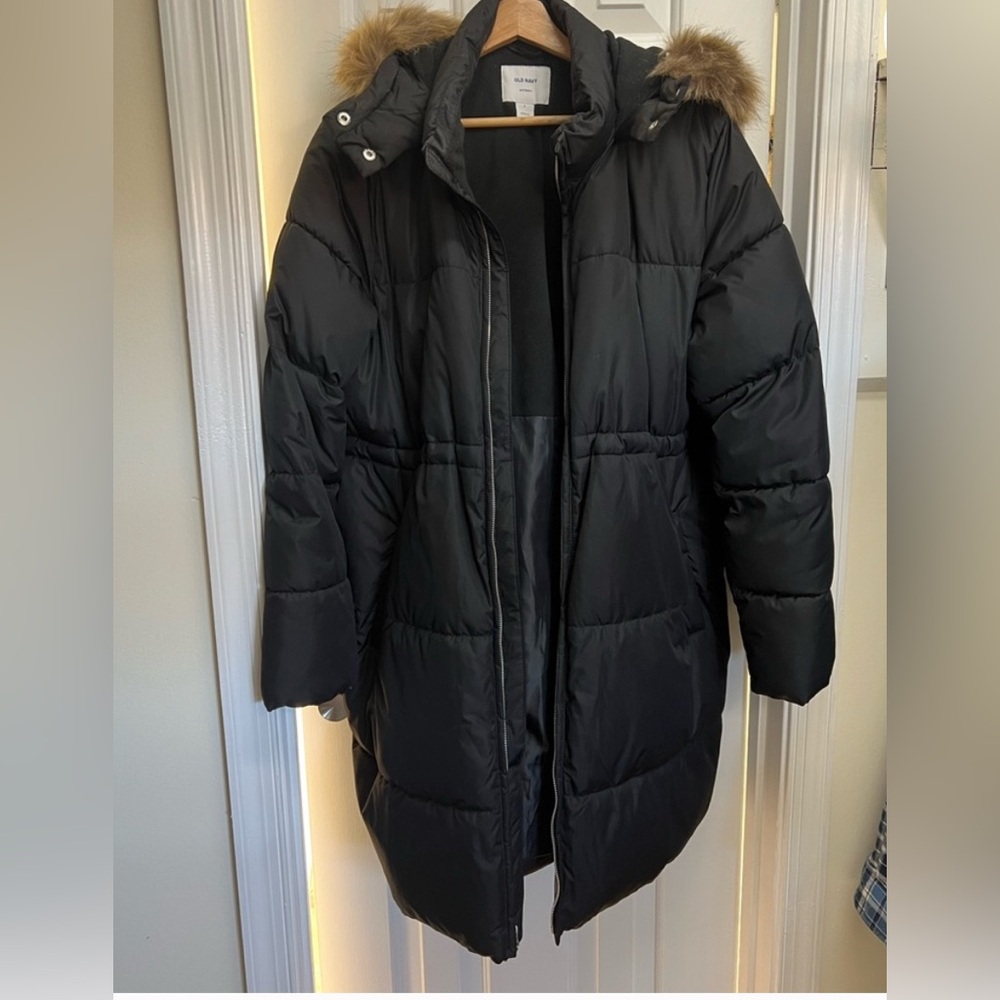 Old Navy Maternity Parka Size L, Black